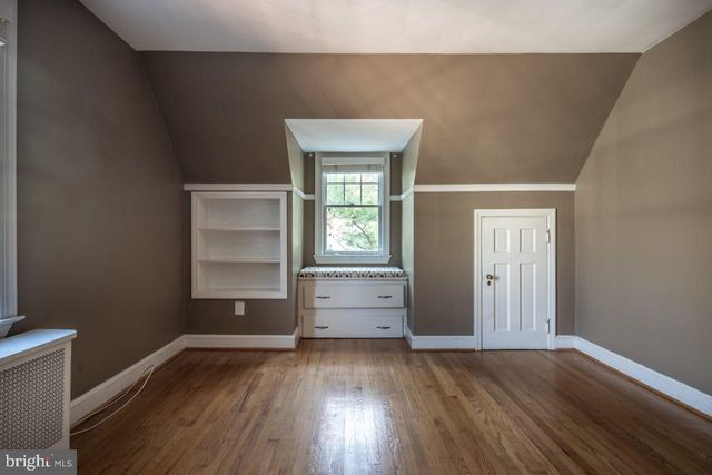 $985,000 | 104 East Oak Street, Alexandria, VA 22301