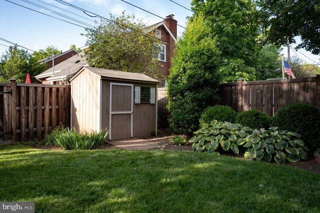 $985,000 | 104 East Oak Street, Alexandria, VA 22301