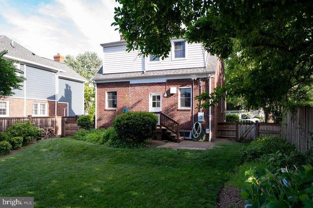 $985,000 | 104 East Oak Street, Alexandria, VA 22301