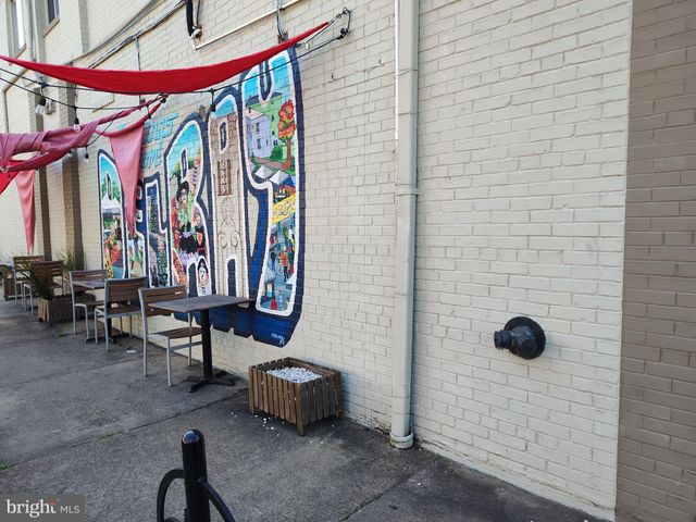 $985,000 | 104 East Oak Street, Alexandria, VA 22301