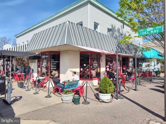 $985,000 | 104 East Oak Street, Alexandria, VA 22301