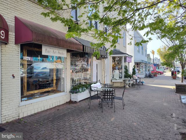 $985,000 | 104 East Oak Street, Alexandria, VA 22301