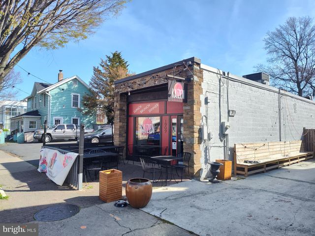 $985,000 | 104 East Oak Street, Alexandria, VA 22301