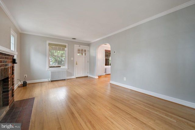 $985,000 | 104 East Oak Street, Alexandria, VA 22301