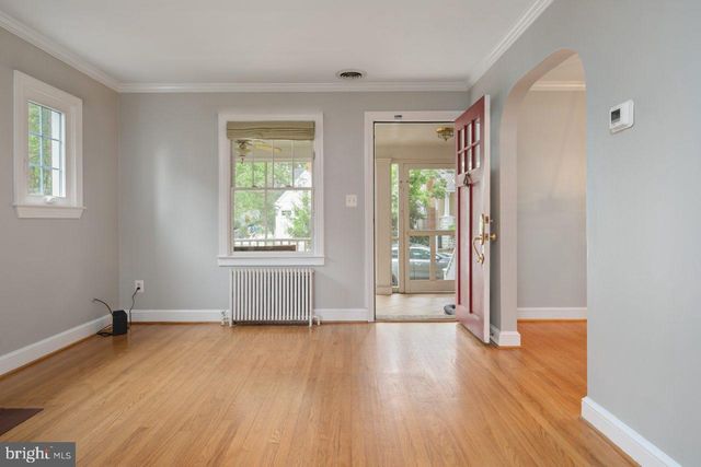 $985,000 | 104 East Oak Street, Alexandria, VA 22301