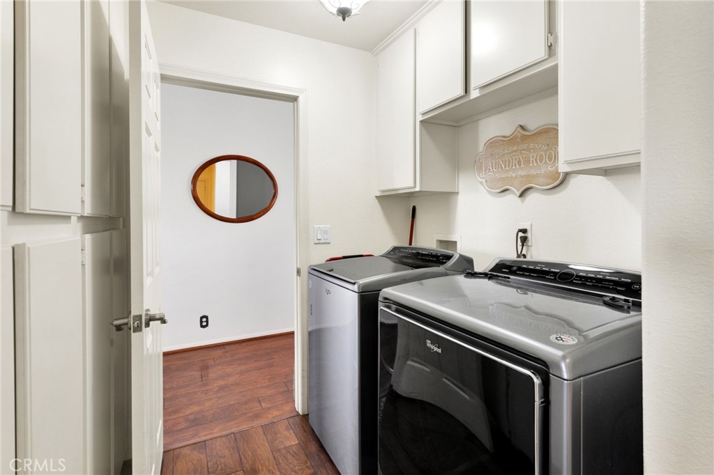 18782 KITOM Road Apple Valley, CA 92308 - Photo 30 of 47 Convenient indoor laundry