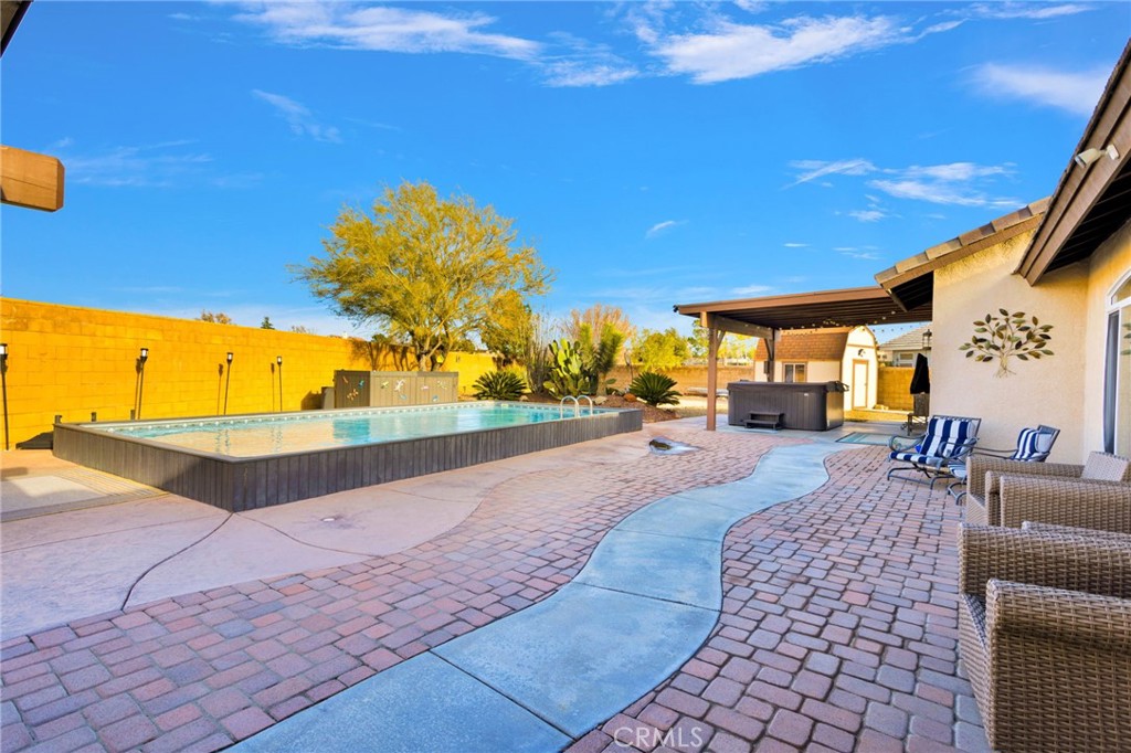 18782 KITOM Road Apple Valley, CA 92308 - Photo 38 of 47 Custom designed concrete and brick work