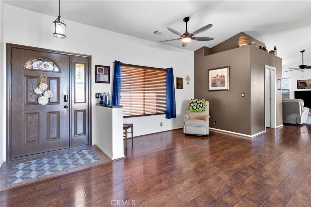 18782 KITOM Road Apple Valley, CA 92308 - Photo 7 of 47 Formal dining area