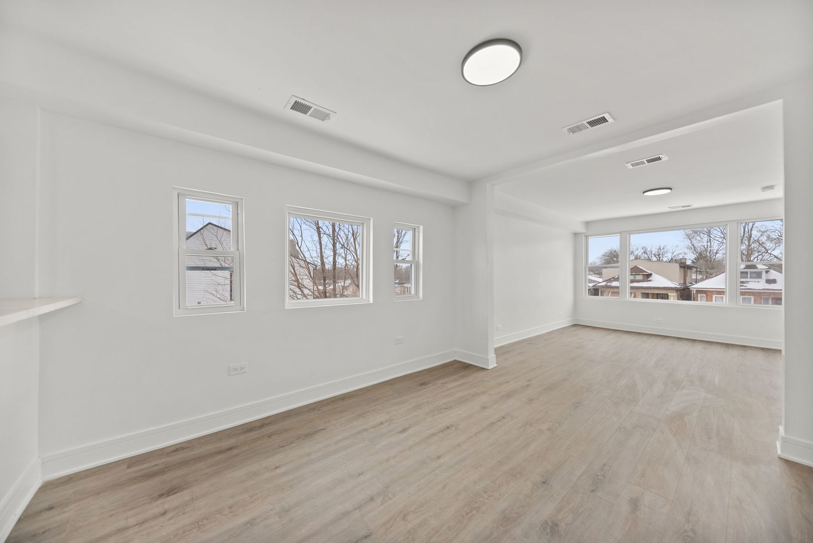 9319 South Merrill Avenue Chicago, IL 60617 - Photo 4 of 19