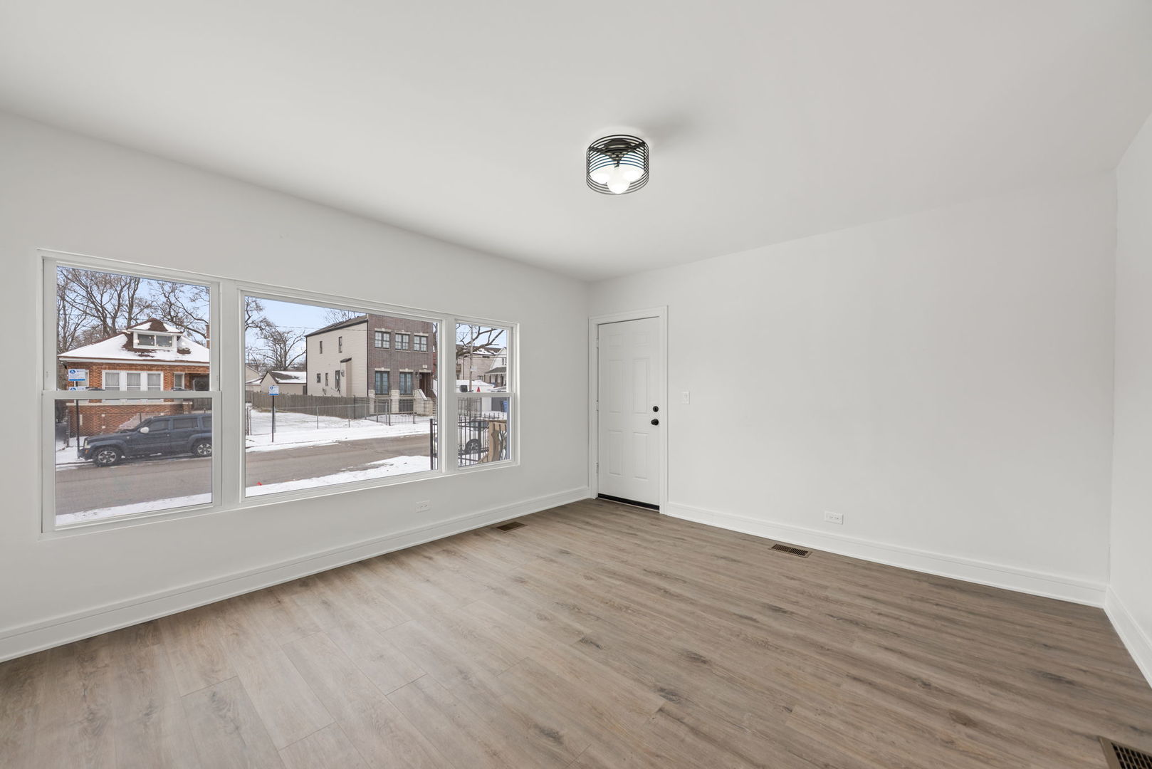 9319 South Merrill Avenue Chicago, IL 60617 - Photo 5 of 19