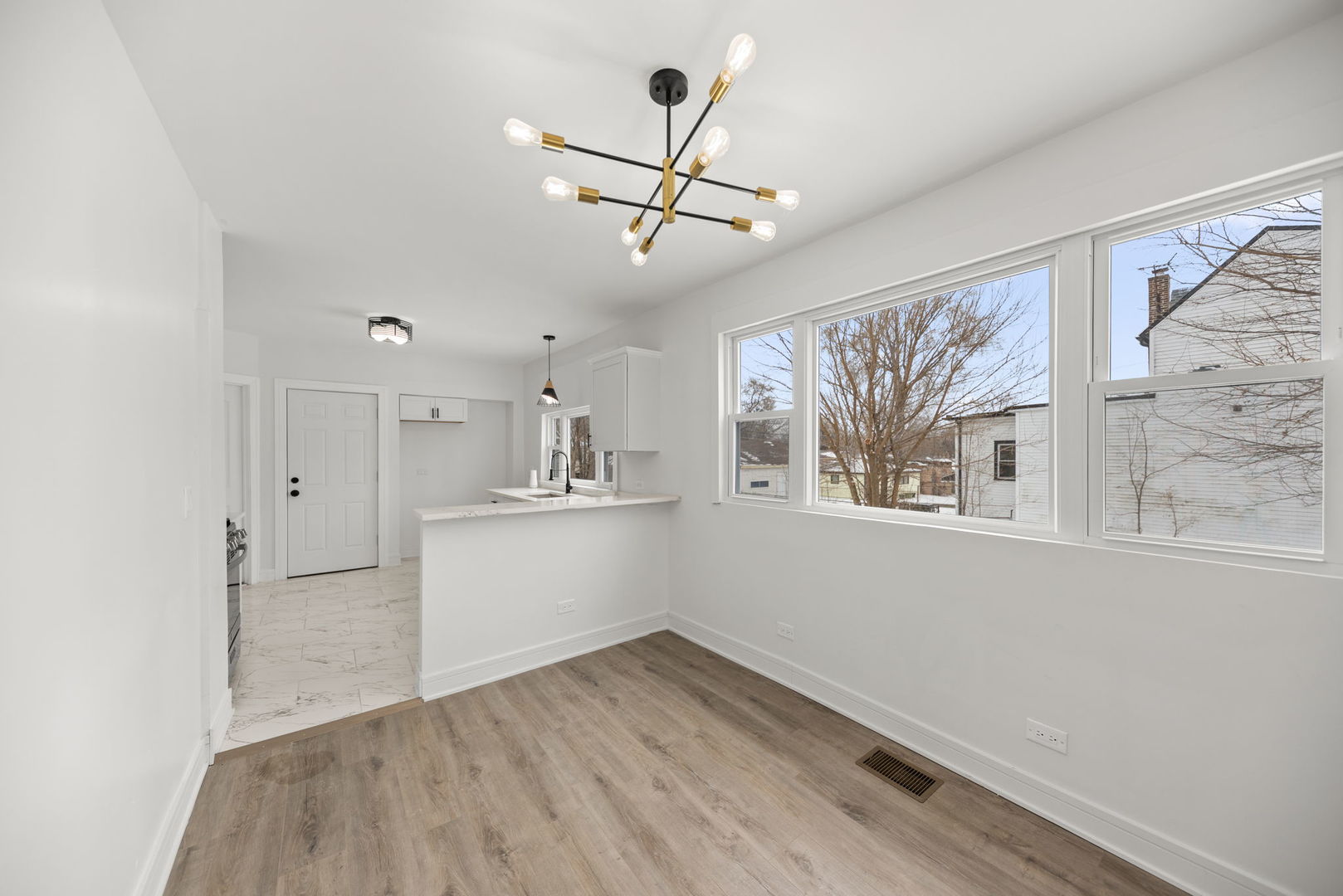 9319 South Merrill Avenue Chicago, IL 60617 - Photo 6 of 19