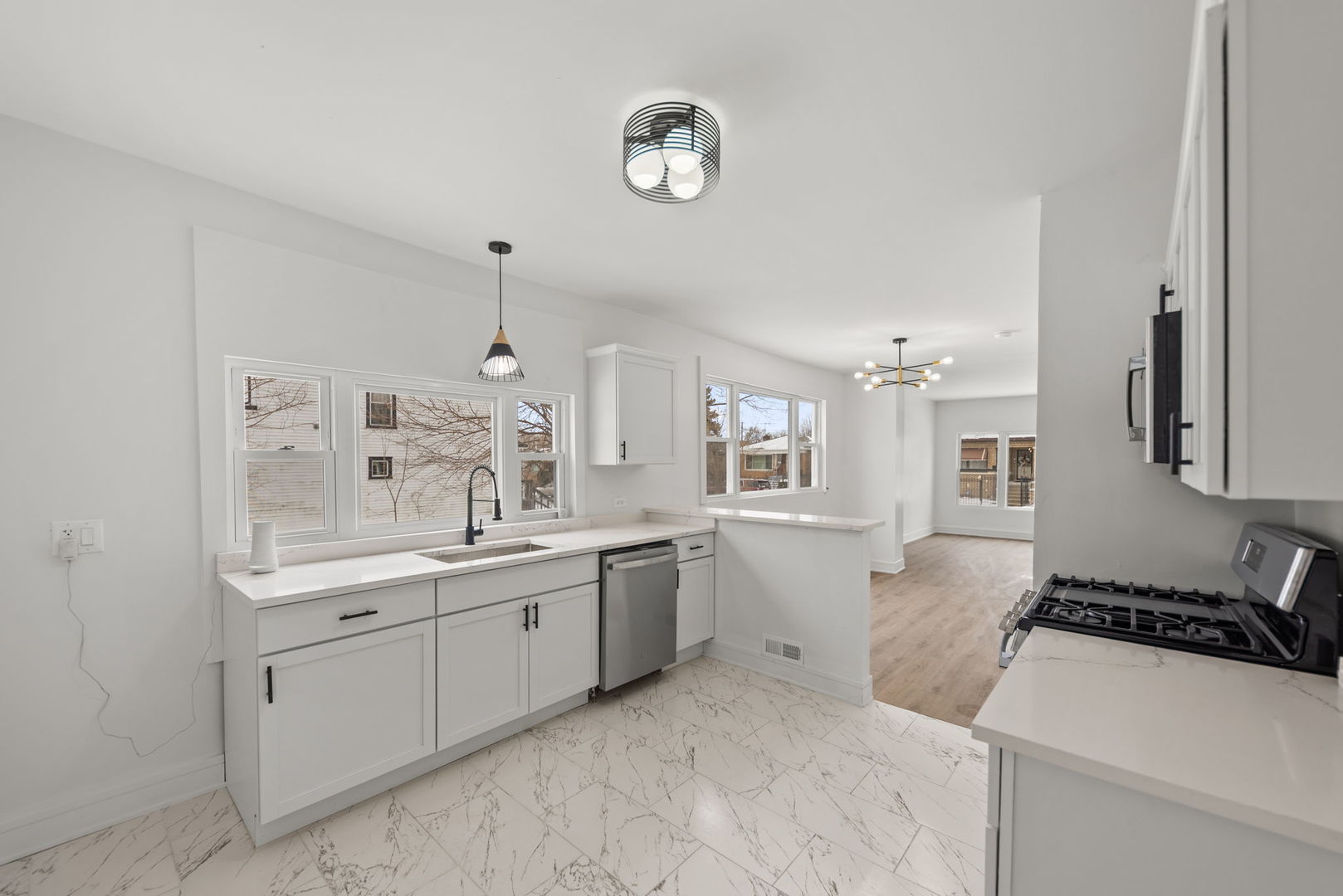 9319 South Merrill Avenue Chicago, IL 60617 - Photo 9 of 19