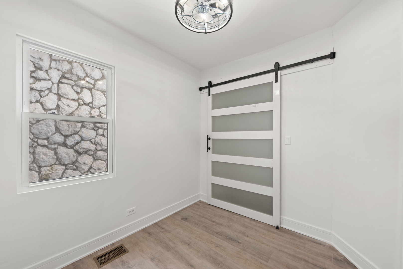 9319 South Merrill Avenue Chicago, IL 60617 - Photo 10 of 19