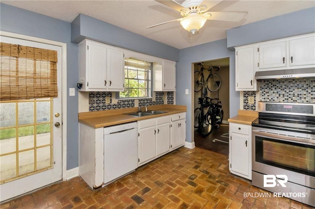 1566 Blair Avenue Mobile, AL 36604 - Photo 3 of 41