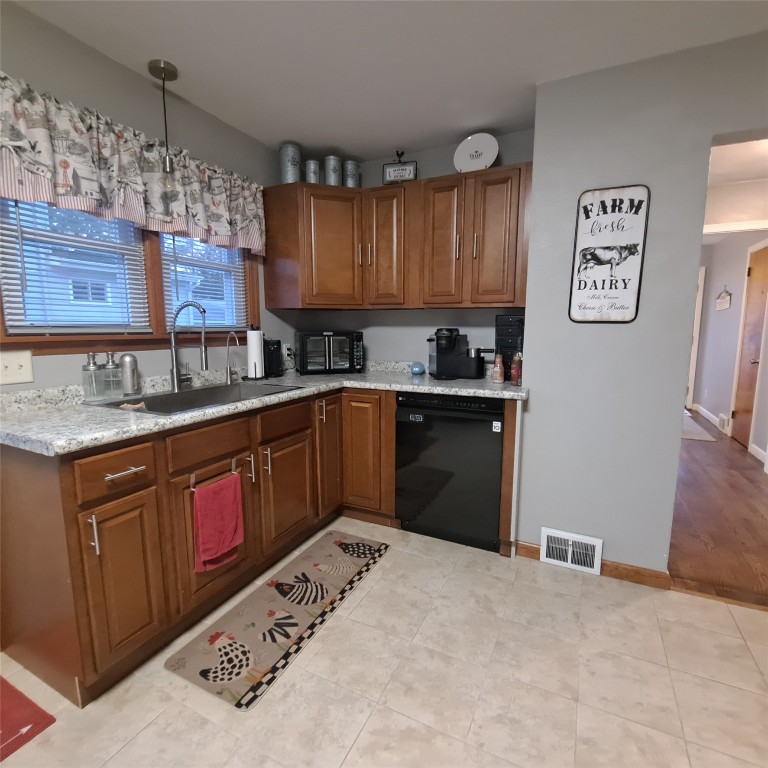 751 Dickson Street Endicott, NY 13760 - Photo 12 of 31