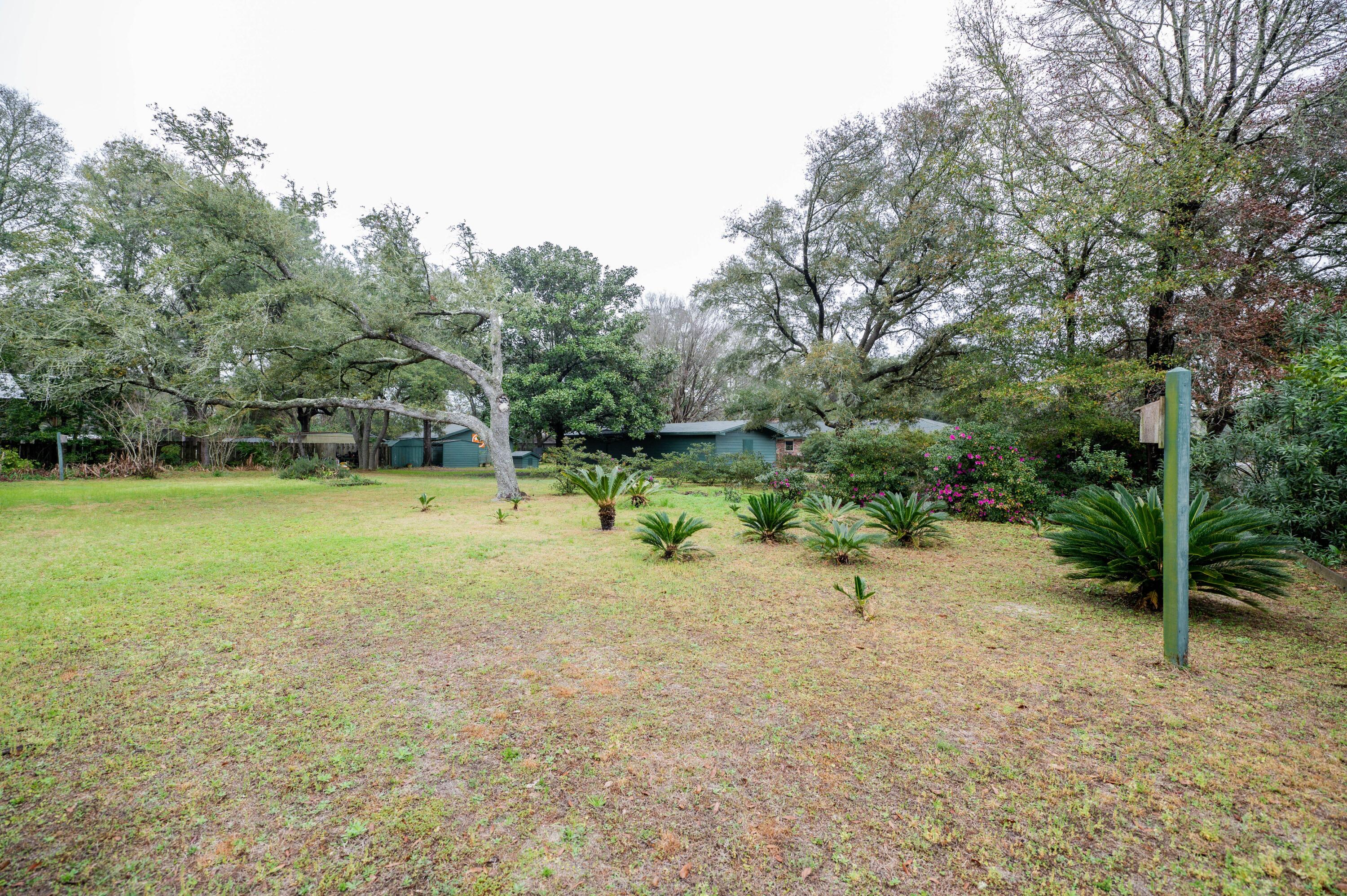 218 Howard Street Niceville, FL 32578 - Photo 31 of 36 a view of outdoor space