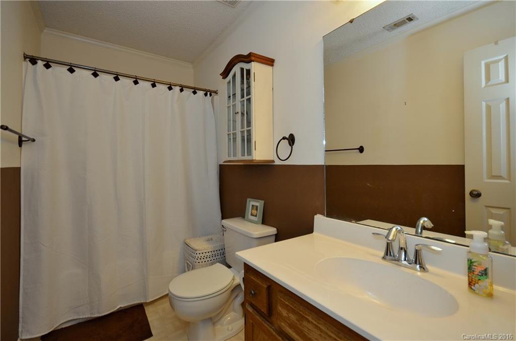 446 Rowland Rd. Swannanoa, NC 28778 - Photo 11 of 16 Gallery Image 11