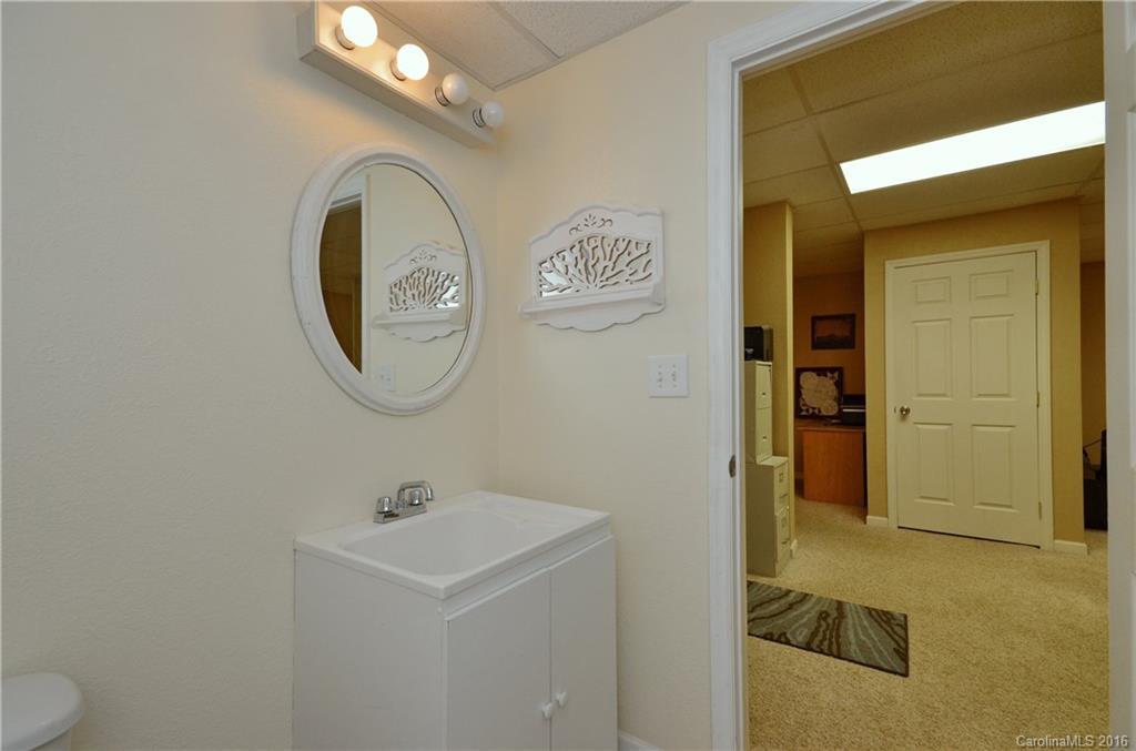 446 Rowland Rd. Swannanoa, NC 28778 - Photo 13 of 16 Gallery Image 13