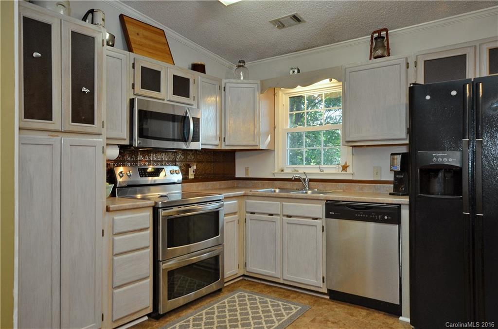 446 Rowland Rd. Swannanoa, NC 28778 - Photo 6 of 16 Gallery Image 6