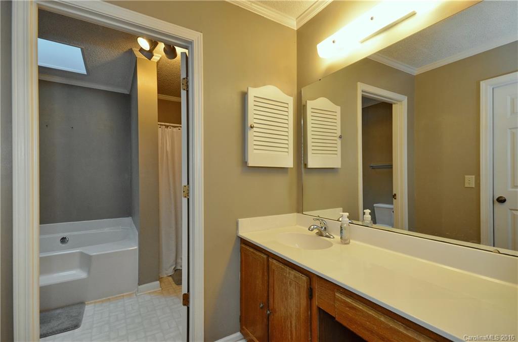 446 Rowland Rd. Swannanoa, NC 28778 - Photo 8 of 16 Gallery Image 8
