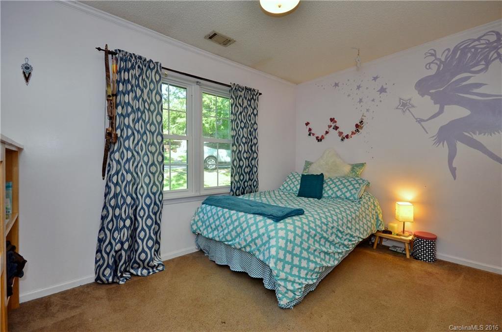 446 Rowland Rd. Swannanoa, NC 28778 - Photo 9 of 16 Gallery Image 9