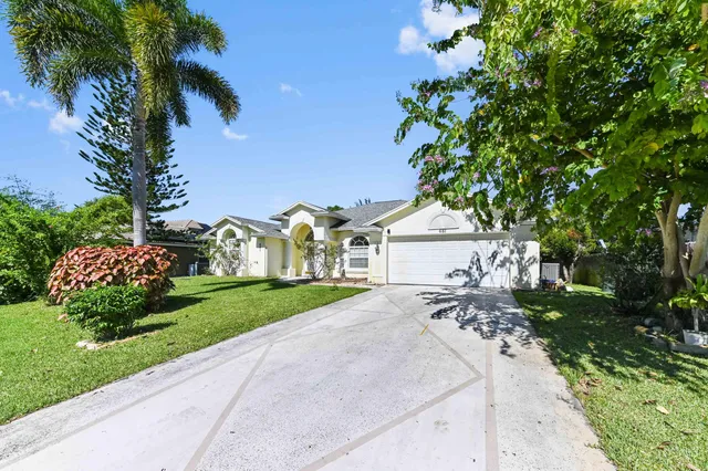 $3,000 | 681 Southwest Saragossa Avenue, Port St. Lucie, FL 34953