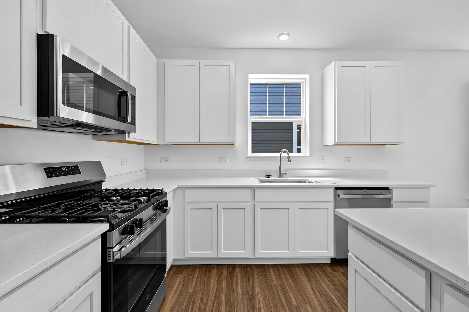 4115 Meadowridge Road Woodstock, IL 60098 - Photo 4 of 14 Gallery Image 4