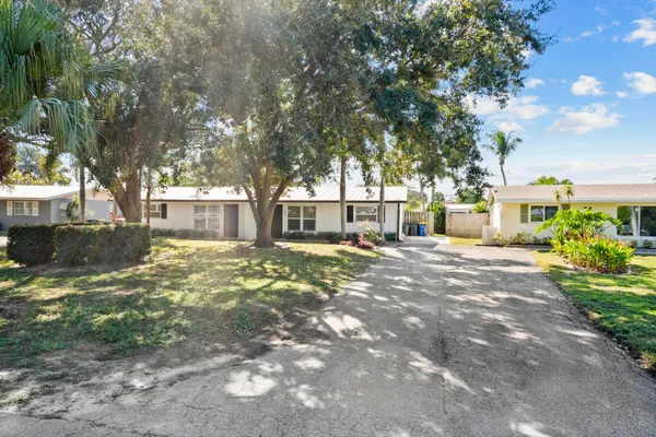 $425,000 | 2446 Southwest Hideaway Lane, Stuart, FL 34994