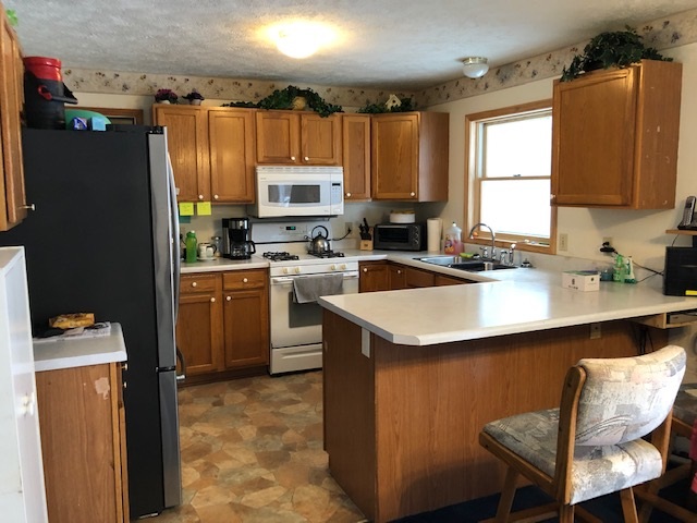 8205 Homestead Road Benzonia, MI 49616 - Photo 11 of 17 1870834-10.JPG