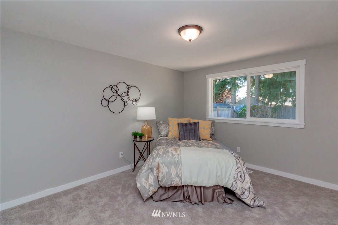 12113 Southeast 167th Street Renton, WA 98058 - Photo 11 of 18 Gallery Image 11