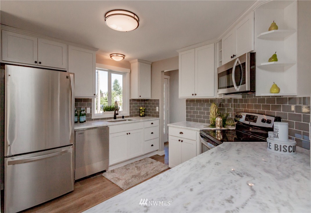 12113 Southeast 167th Street Renton, WA 98058 - Photo 3 of 18 Gallery Image 3