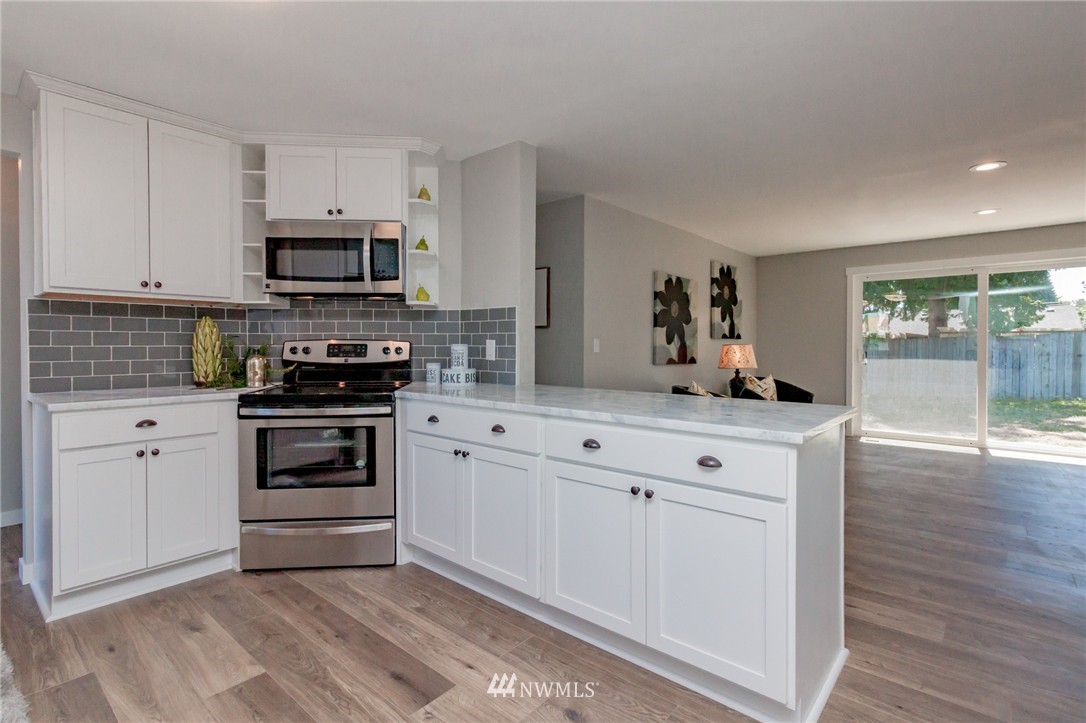 12113 Southeast 167th Street Renton, WA 98058 - Photo 5 of 18 Gallery Image 5