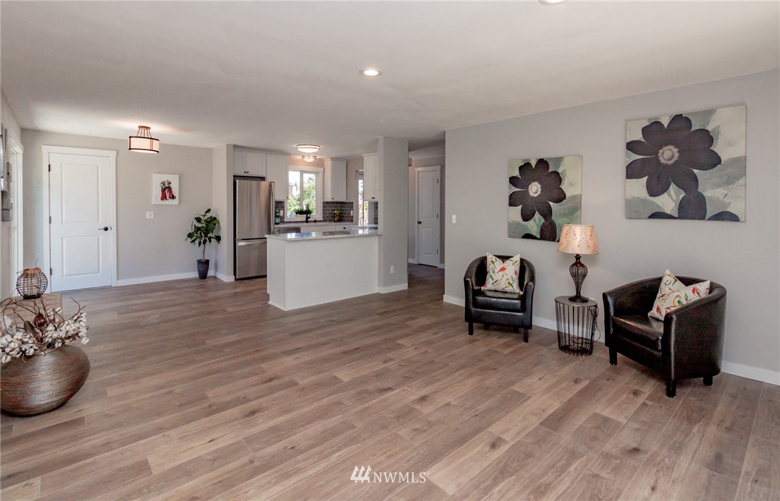 12113 Southeast 167th Street Renton, WA 98058 - Photo 6 of 18 Gallery Image 6