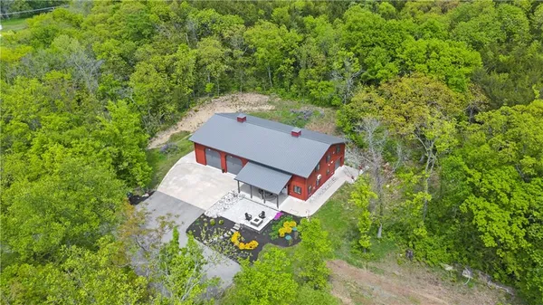 $1,699,000 | 33345 West 95th Street, De Soto, KS 66018