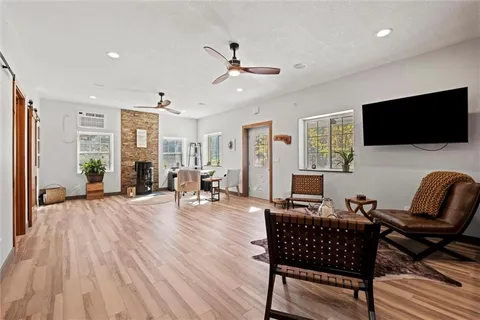 $1,699,000 | 33345 West 95th Street, De Soto, KS 66018