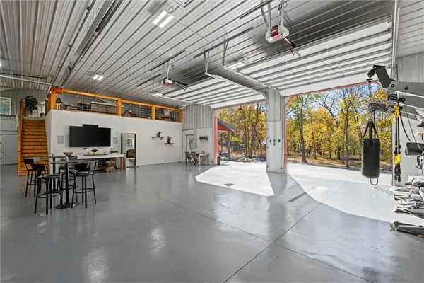 $1,699,000 | 33345 West 95th Street, De Soto, KS 66018