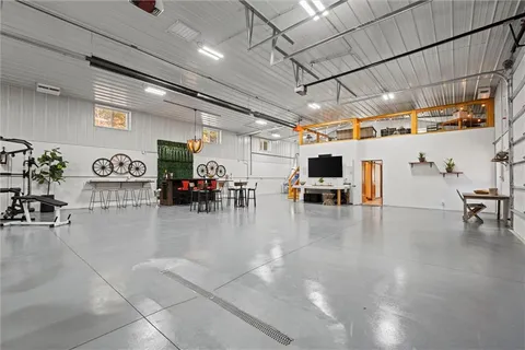 $1,699,000 | 33345 West 95th Street, De Soto, KS 66018