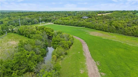 $1,699,000 | 33345 West 95th Street, De Soto, KS 66018