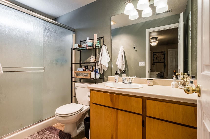 419 Montclair Way Eagle Point, OR 97524 - Photo 22 of 28 419 Montclair-24