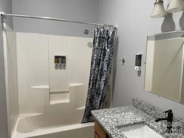 $1,700 | 141 West Main Avenue, Gastonia, NC 28052