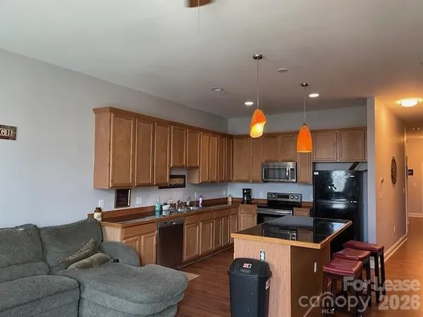 $1,700 | 141 West Main Avenue, Gastonia, NC 28052