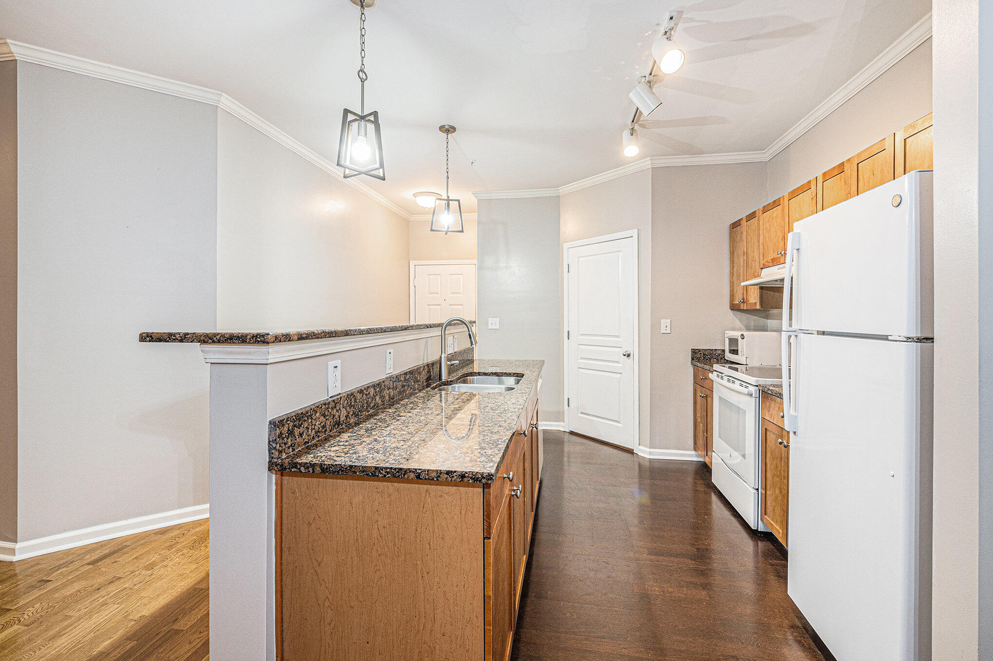 300 Bucksley Lane, Unit 102 Charleston, SC 29492 - Photo 5 of 17 007_file_83