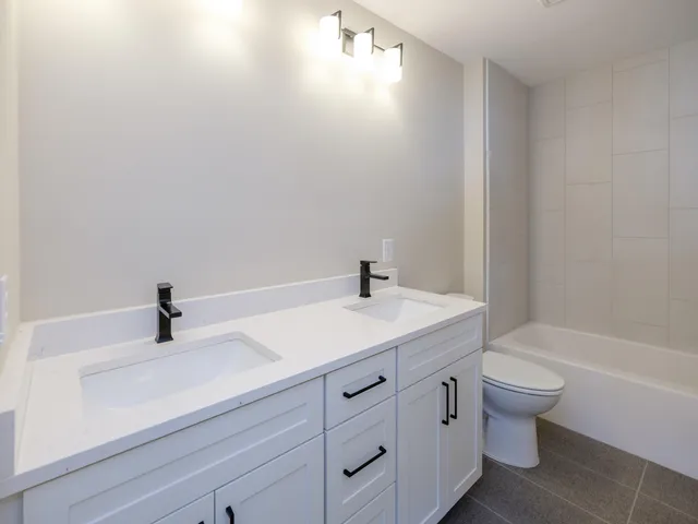 $639,900 | 2685 Ashford Trail, Portage, MI 49024