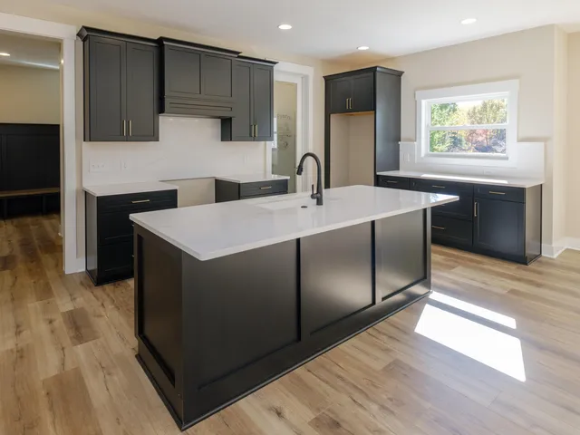 $639,900 | 2685 Ashford Trail, Portage, MI 49024