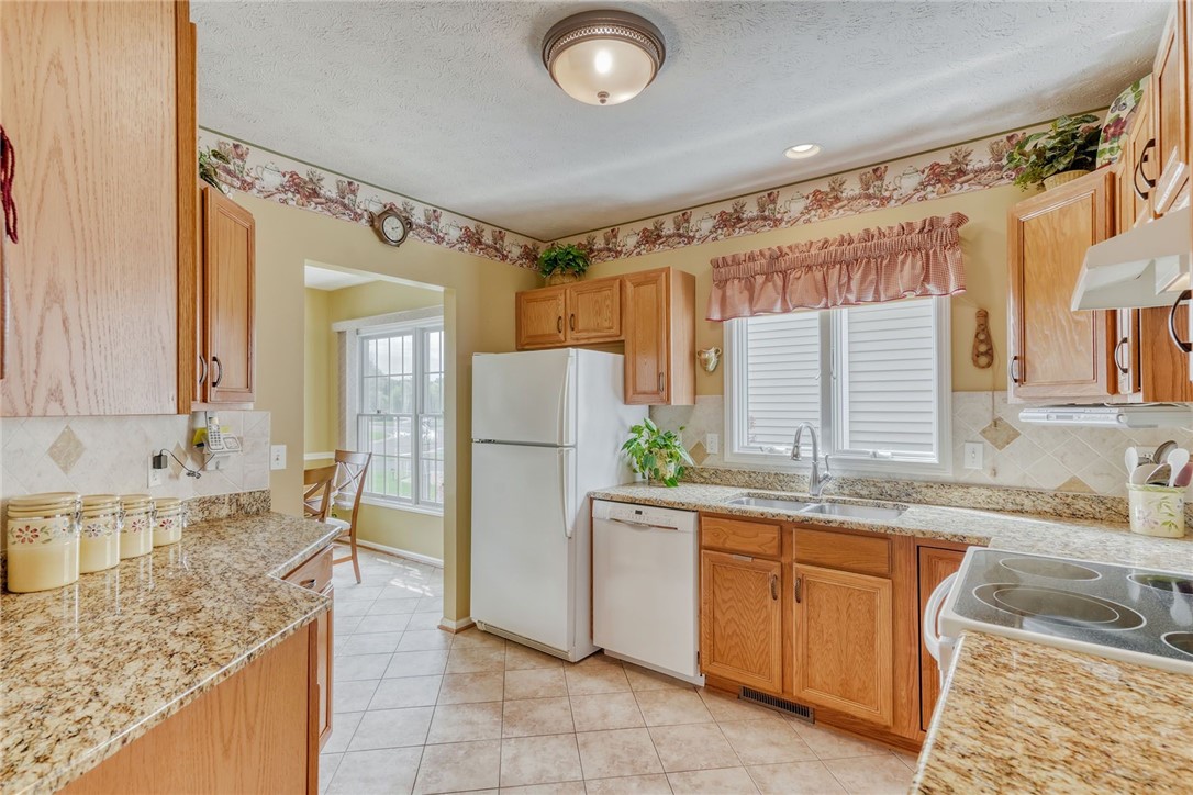 772 Bel Arbor Trail Webster, NY 14580 - Photo 8 of 35