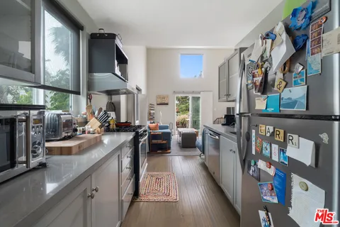 $2,100,000 | 563 Westminster Avenue, Venice, CA 90291