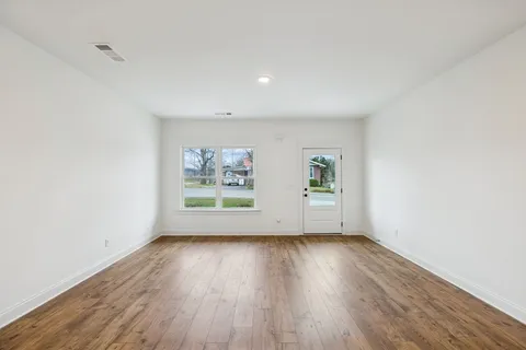 $324,900 | 609 South Main Street, Mount Pleasant, TN 38474