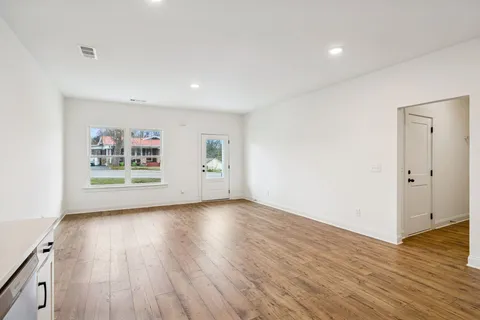 $324,900 | 609 South Main Street, Mount Pleasant, TN 38474