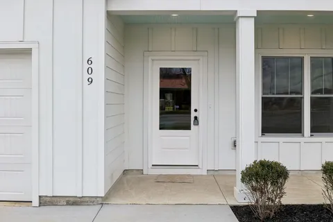 $324,900 | 609 South Main Street, Mount Pleasant, TN 38474