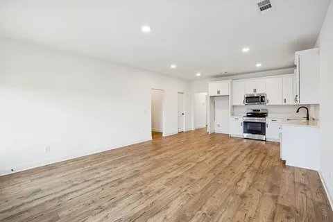 $324,900 | 609 South Main Street, Mount Pleasant, TN 38474